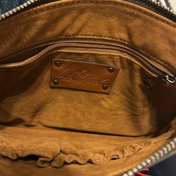 Patricia Nash Cassini Genuine Leather wristlet - Picture 3 of 4